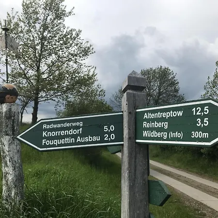 Neu Wildberghus * Wildberg (Mecklenburg-Vorpommern)