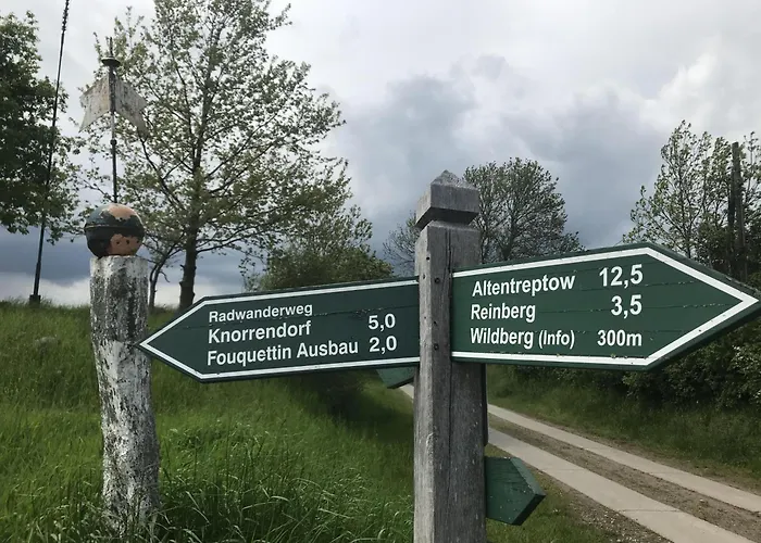 Neu Wildberghus * Wildberg (Mecklenburg-Vorpommern)