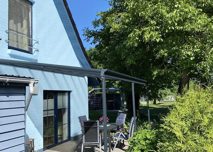 Neu Wildberghus * Wildberg (Mecklenburg-Vorpommern)